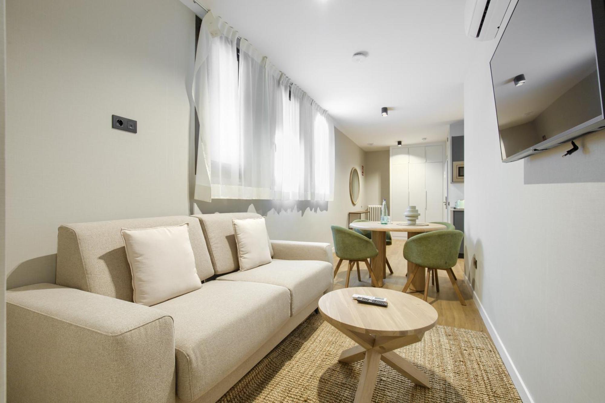 Ferienwohnung Dobo Madrid Justicia Exterior foto