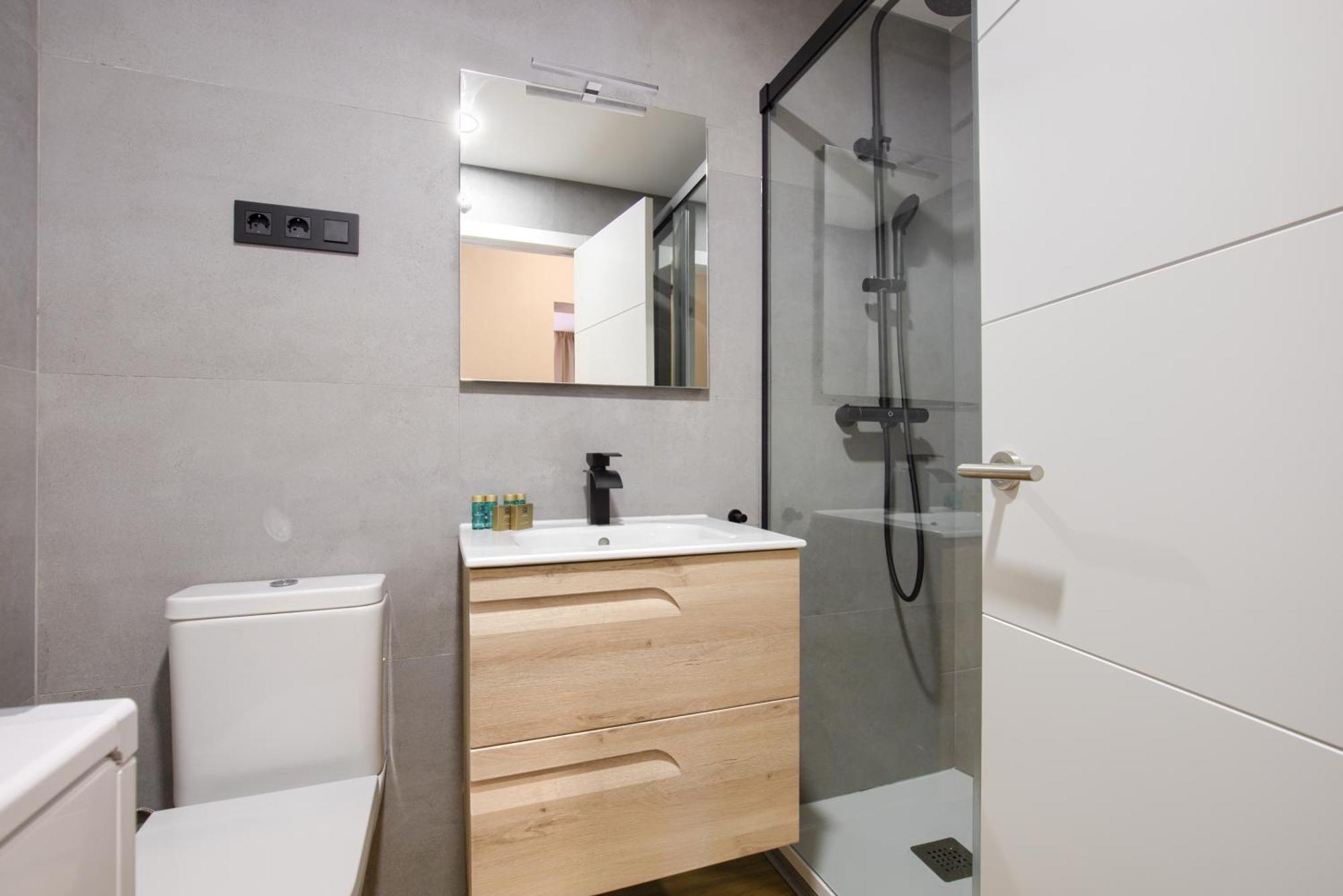 Ferienwohnung Dobo Madrid Justicia Zimmer foto